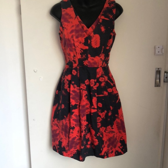 Host pic 🔥🔥Cue in the city -my Favourite dress I’ve ever Owned-superb dress - Picture 2 of 11